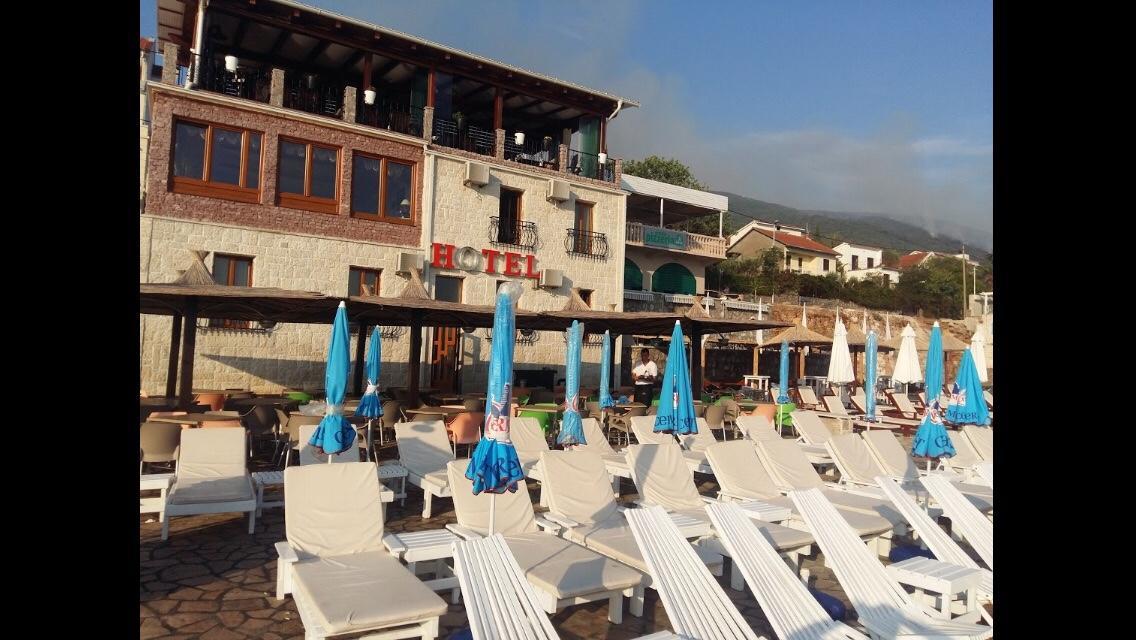 Hotel Anderba Krasici Exterior photo